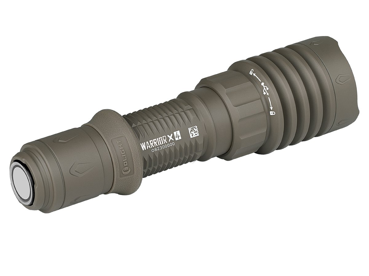 オーライト Warrior X 4 タクティカルライト フラットダークアース Olight Warrior X 4 Flat Dark Earth | Dailygear